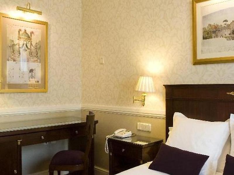 F7FED278A5E85F20DEC8B766704B364B