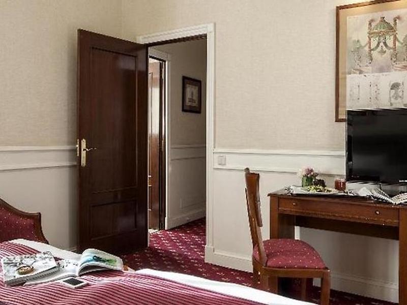 3AE20B2DD6FFD032997AB534504FAA9A