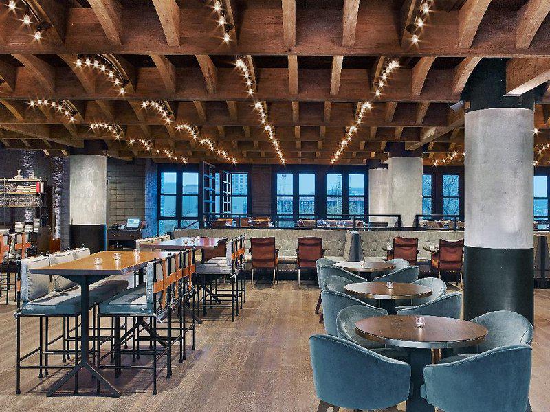 9694478F13676F46BDBDB499559E880A