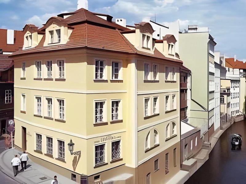 E108BF4F756B1EF467E14D7441B5EB72