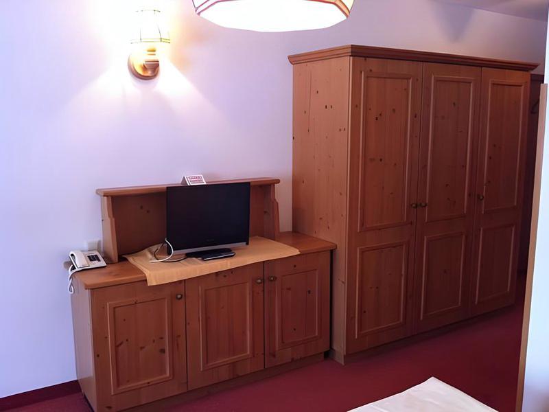 8A42852D573306A3B82AB7FC493C3CCB