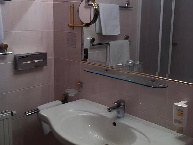 C4748B183723BD40CB9892249A1EE27E