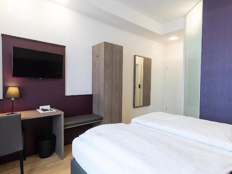 C5B98A8D6E28CE0C5A035F5BFCCA994E