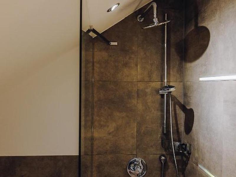 03E2BD5A85AFD2B38869D2C2B44D3BB7