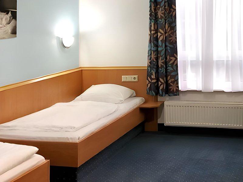 D61ACF8AD38AE06963F0F3F3B7C8019C