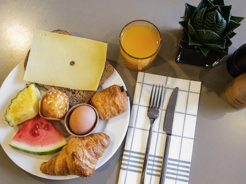 CDECF2D6C22914E0E8B1F2EA700F96CE