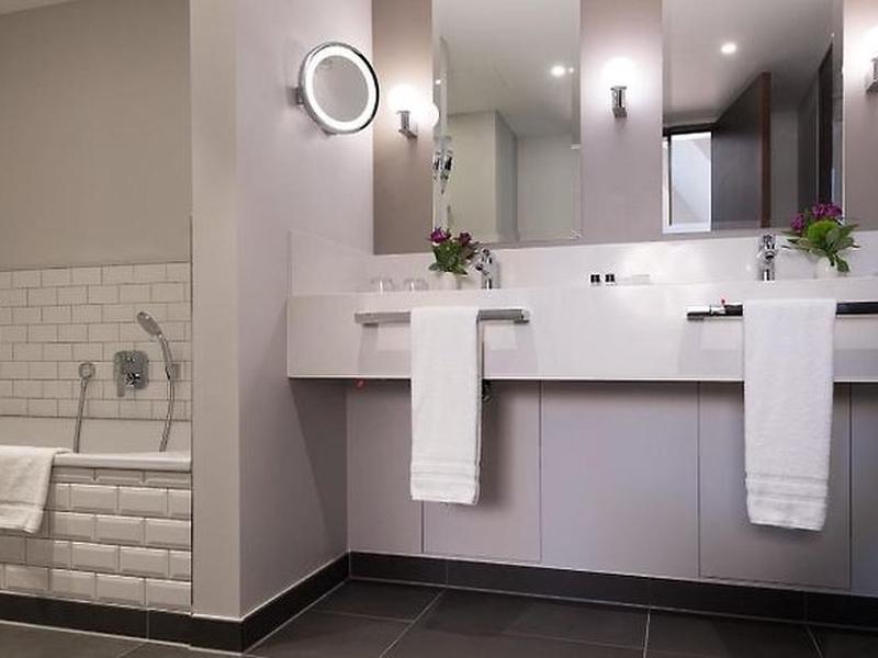 4B978D525F8F3C79C7B161D52526ACE5