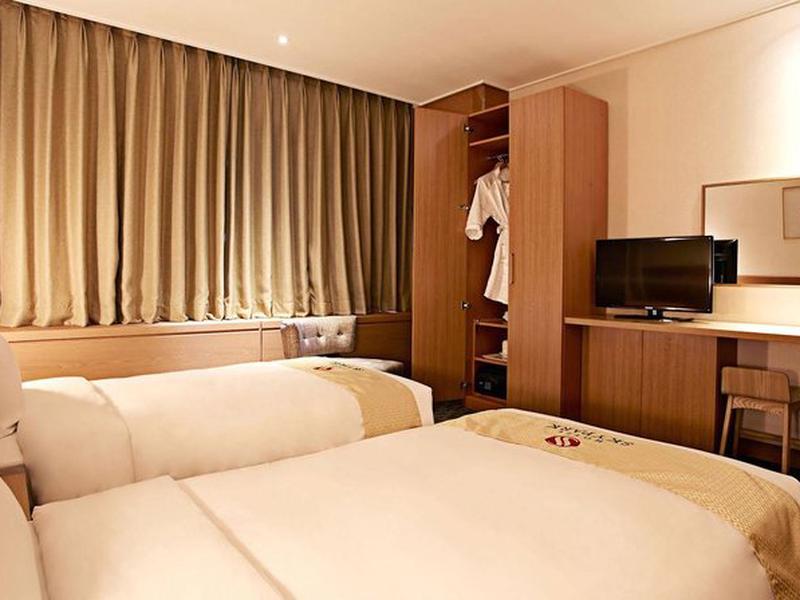 062A6C347A1B2A107B7F5CA18A1354C3