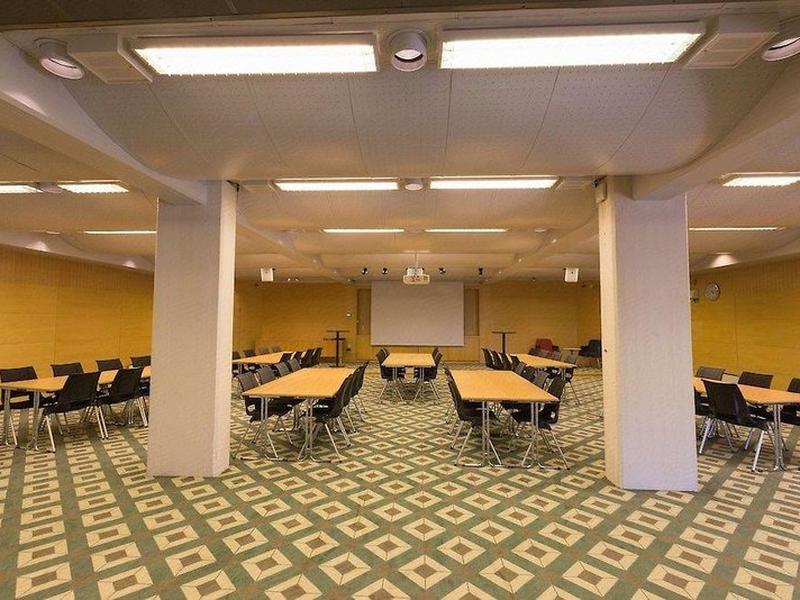 AC2CF7758725F18C5C0F79259940E37F