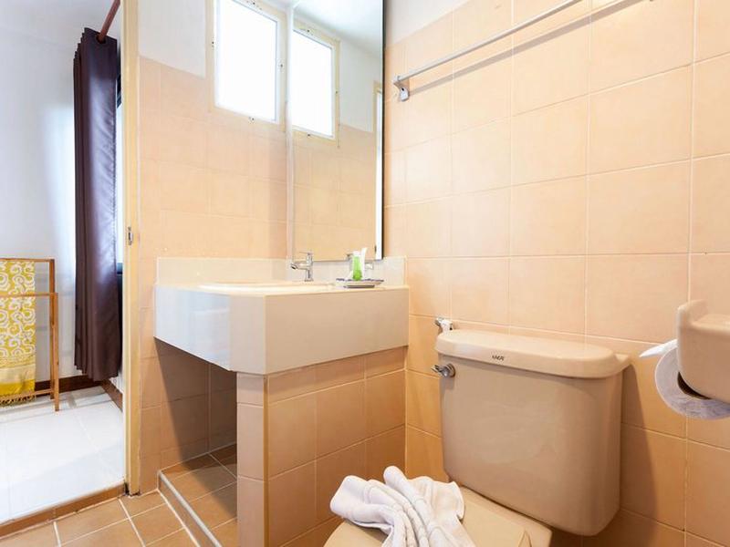 1884E32EDEAC9028CE8AABC237F153A2