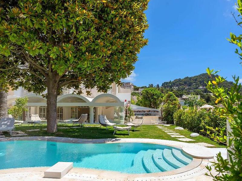 Pazziella Garden & Suites