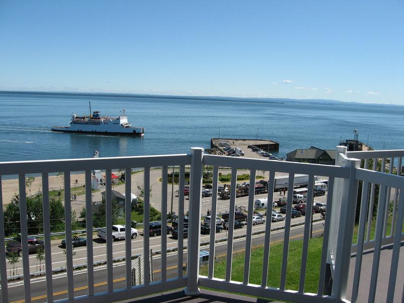 883DCFA7B5FA8FDA94C3953D56832137