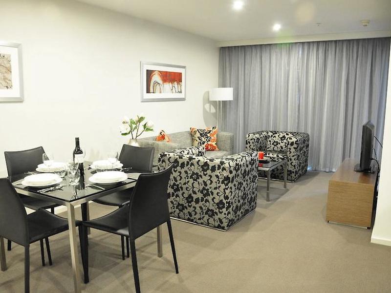 28A35F24718B18A6EA3C10A0FC0110C9