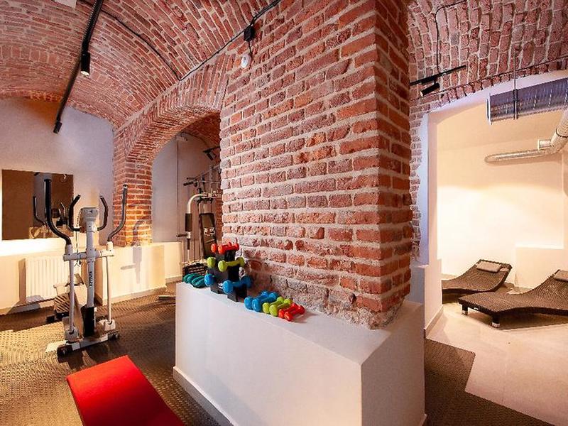 FD1344FE2E64E8625B19AA14548B93F4