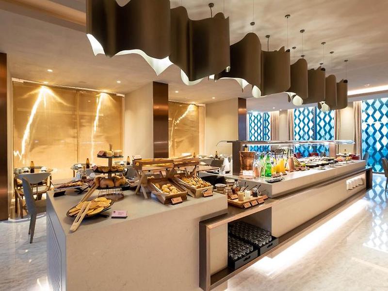 77B77984916DE365352DADAF47A3E17B