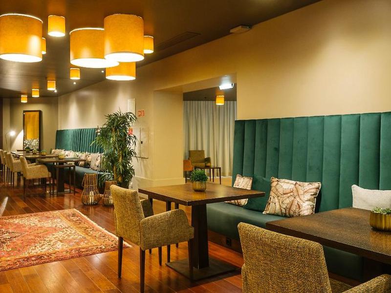 D99E056121D73D67BE6276AA443B4AC2