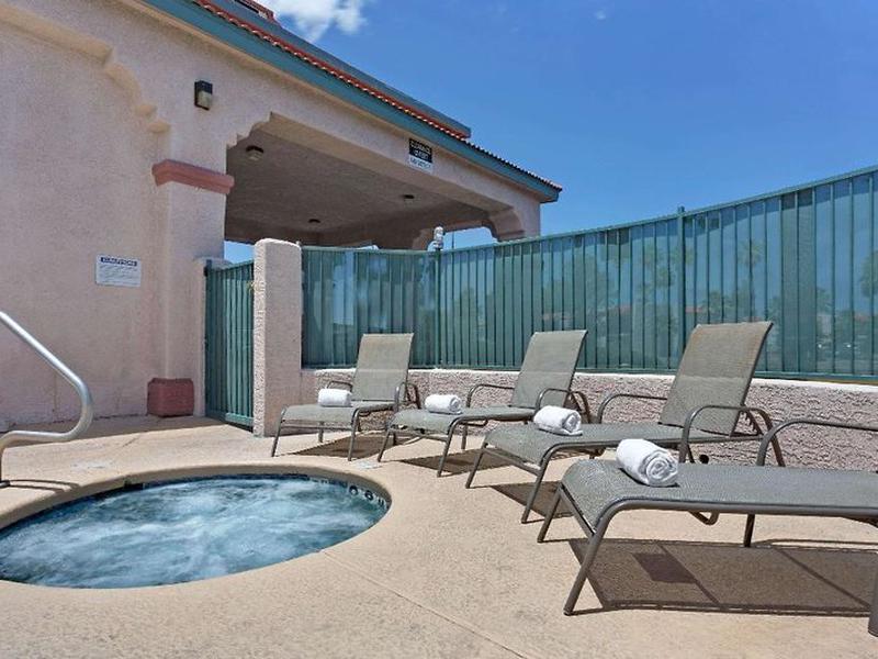 9528BDE911AC56595FE64C99414E3706