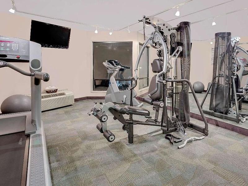 33E8A17661C6F5FE23A5435728D071A8