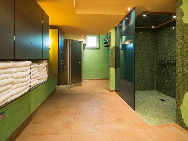 A1C1FA4C7AF6606830A8C35CE8C44B1D