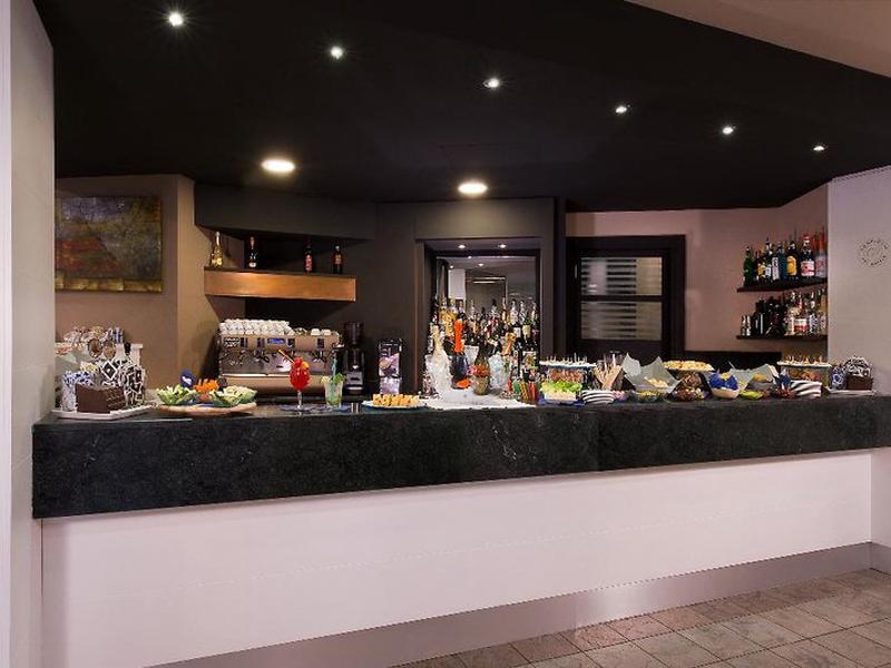 BDB7AA5B33549777145D9E77EE32EABA