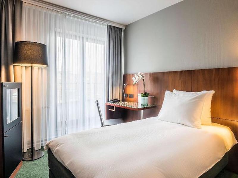 D361D26BC2599D3D5EBE18B0E089383B