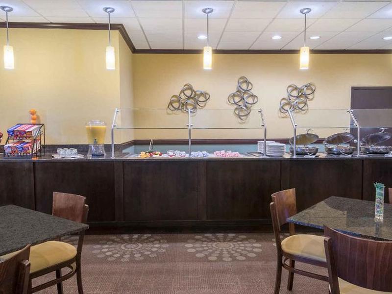 921D17DE7D2E1C1B832B86DFE9665098