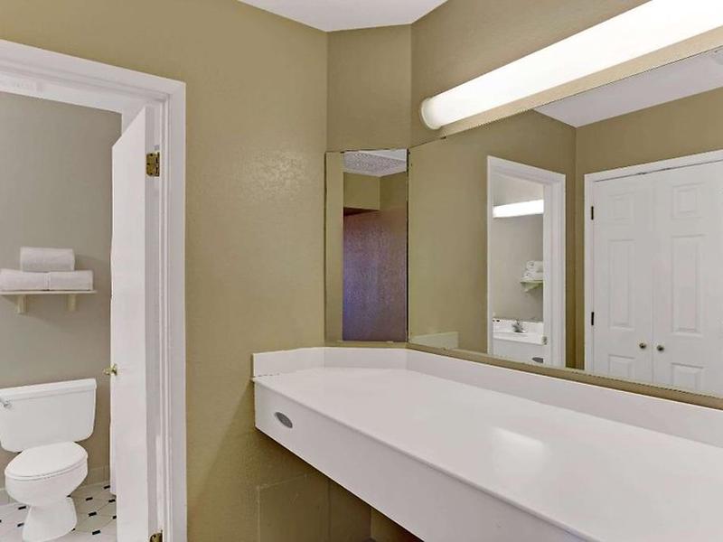 E9D7C86C9A3E16867342D3C67C96B9E9