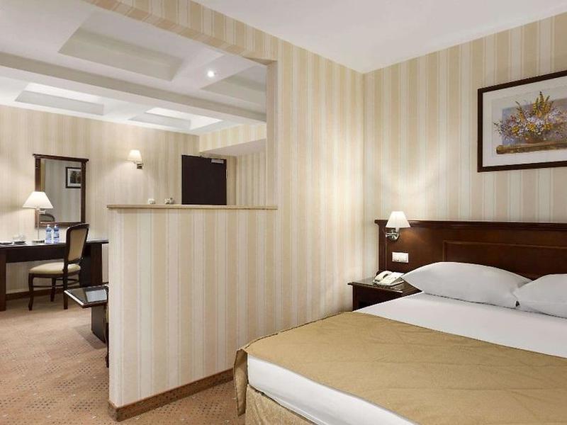 FB566DB03FD6D96D3FBE12001C1C7A32