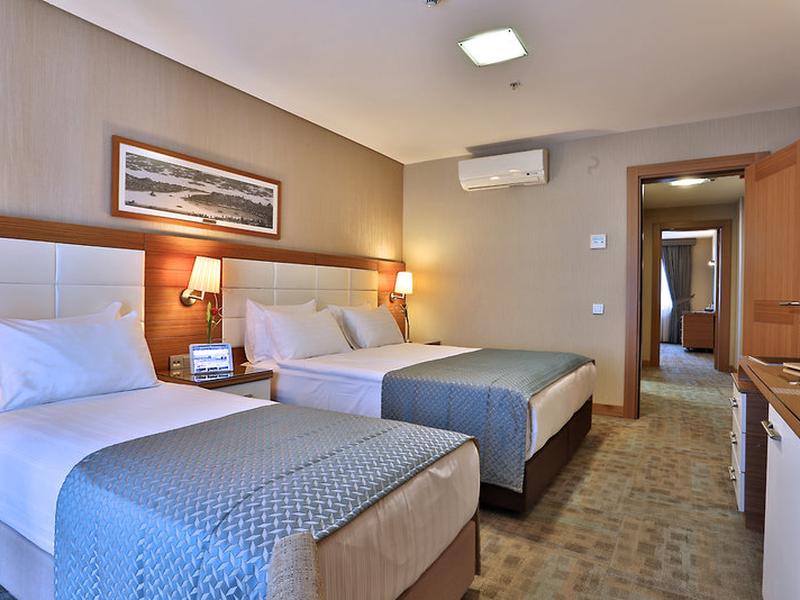 8E6CCC0CD32964CD945DE4ADE12E9CCB