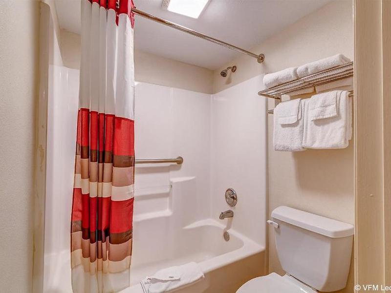 4A0A6CE5A85CC2B1195C3ADD80FD3668