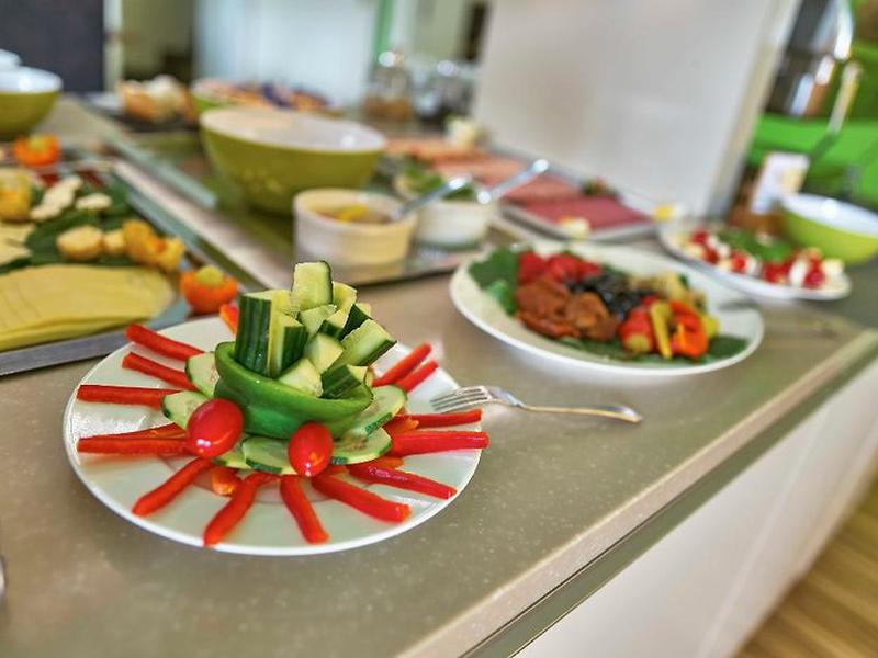 4BEFDBAD9354CF92B2CC63BE6FDF009C