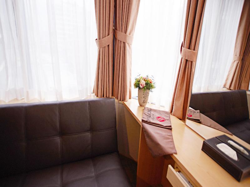 F426407F384BF340A874706C667AE4B4