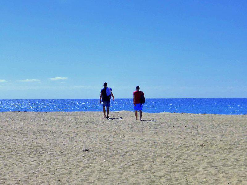 F35679327032D3E3B9D029B35D3CEE81