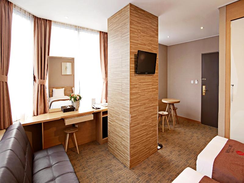 0AA365F807CC5A521C6591072B2F37E2