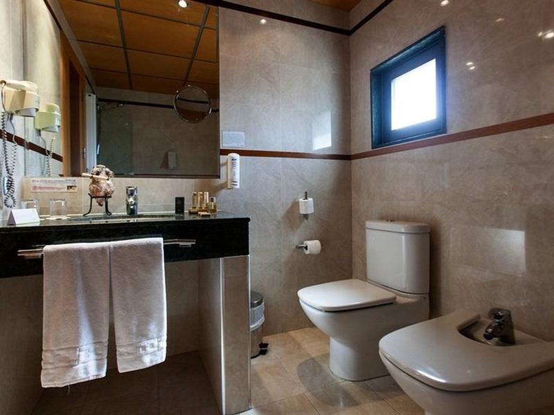 009E81E75FCC6EB437777E0AD419A112