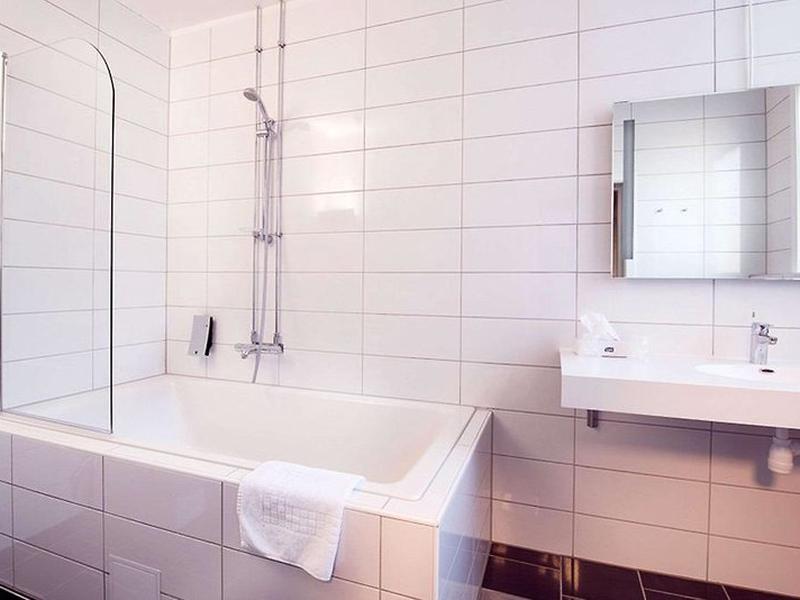 00246BE931B611570D93786B2C650EE2