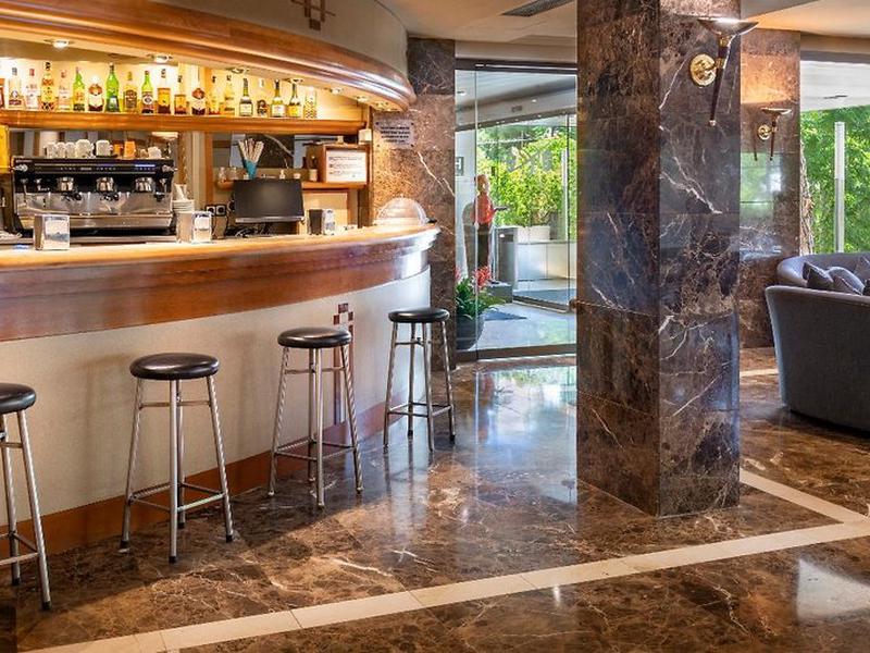 15D7B0A86755A6BA20B6115DFB0E4490