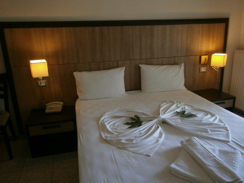 D76116AA81314E0233E73B7784DC3045