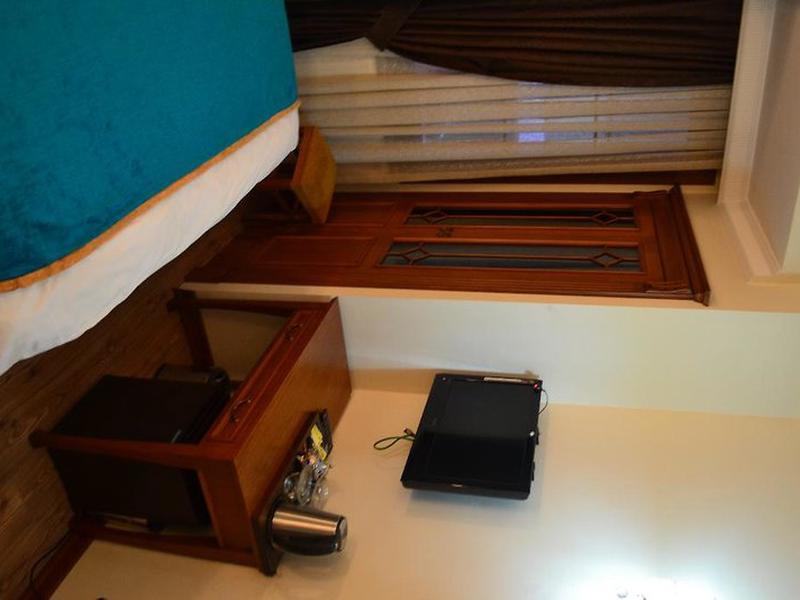 FF4E9F6CB8C32098DFC0030C903F8105