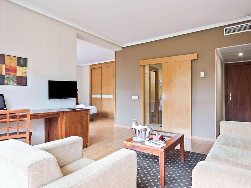 2C9B89112D77050DED3E29734605DEFA