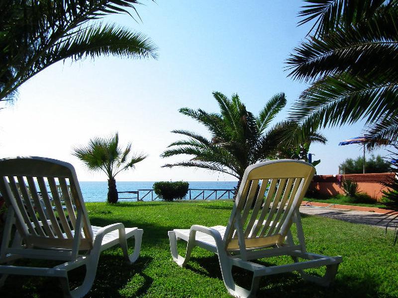 2E1B3117377FC28B3874E6B519685B3A