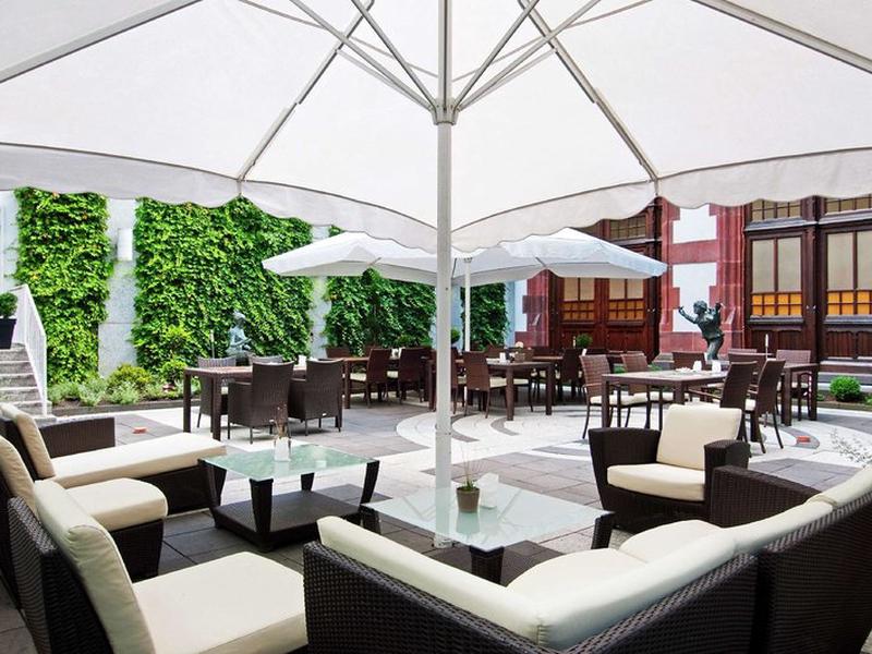 67019AE318501FE6B5053C37C7BCDB3E