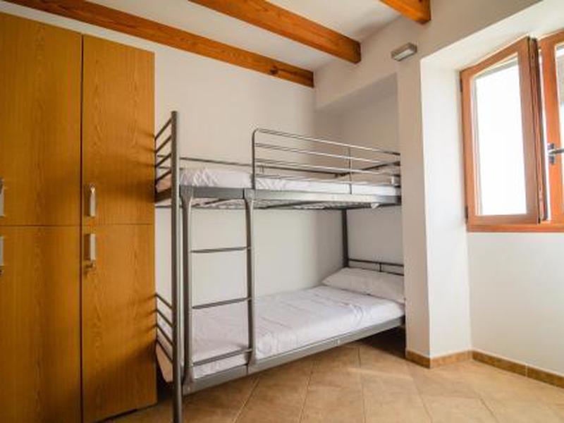 2C6D2A159595C609F8BBE7F7DC380ADC