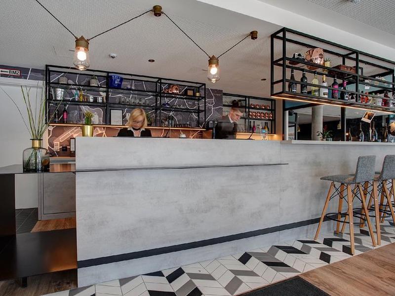 4DF0EFB034422D156D4982DBED2D5A4C