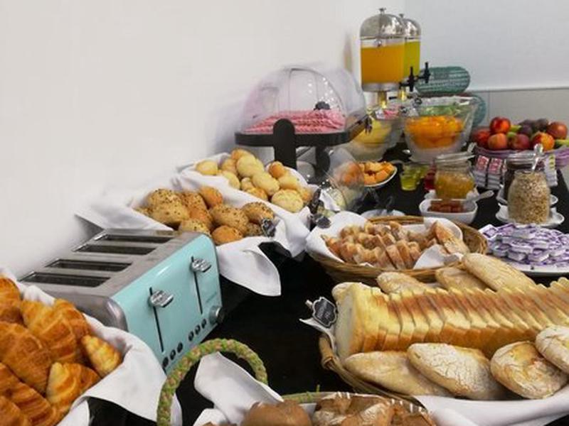 2C40169EA7B4BDD8522B3FFD727F780A