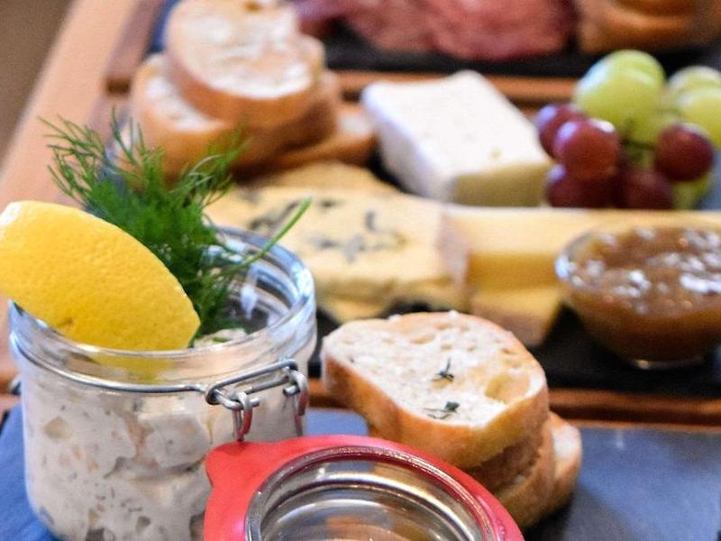 33B954BC608F2130D3763D60689171FE