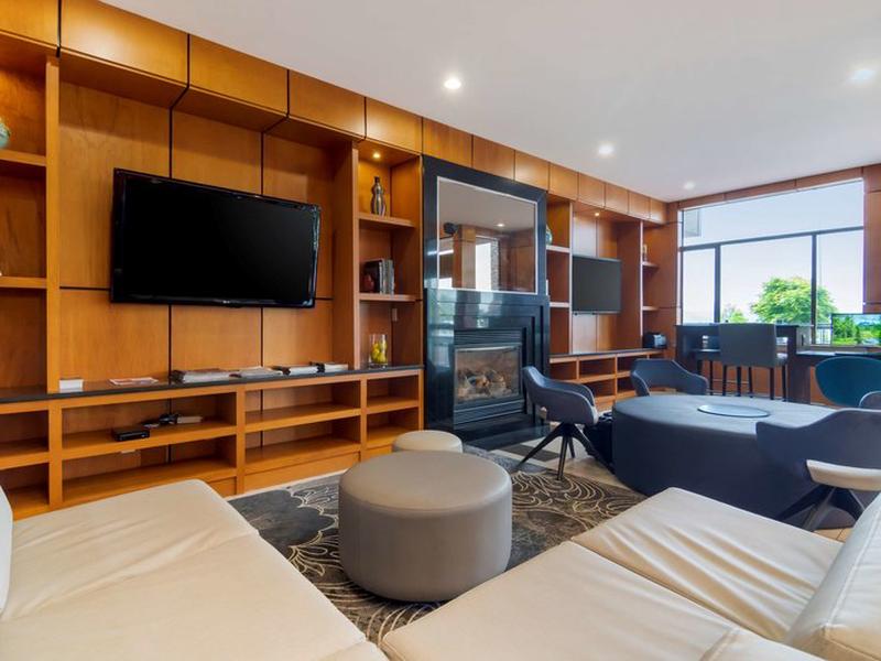 B984052E60D03AD4B59D3153DF55B261