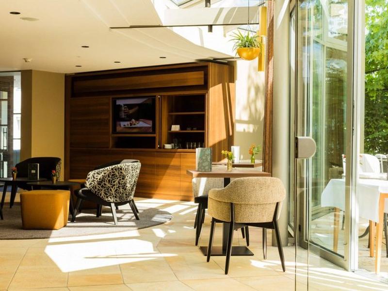 687464F05889511C5642DDD813FD955B