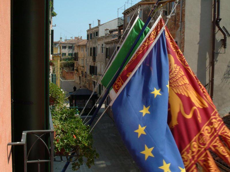 B207BBDC533A5199F494AB42F9EF6AE4