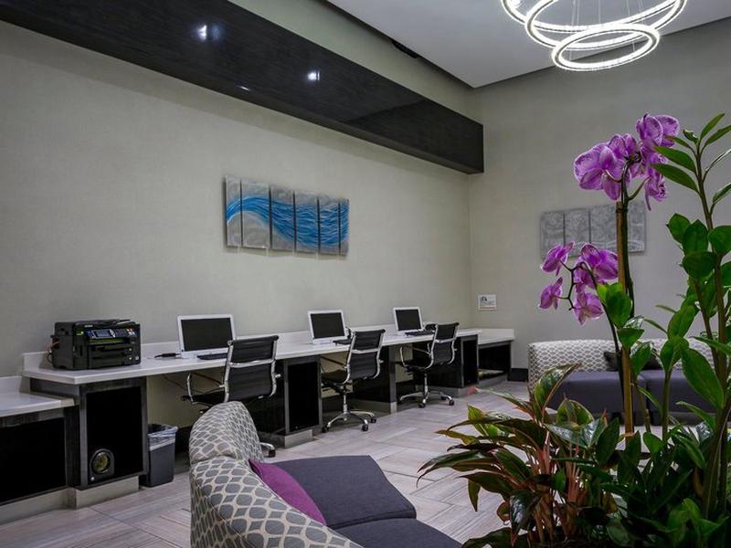 03C4D006A4BBC1C9A7D102E92C51F520